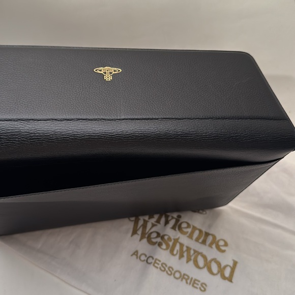 Vivienne Westwood SS19 NWT MACBOOK leather CASE 13” NEW - Picture 6 of 15